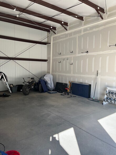 More Photos Of 2700 N Lake Valley Rd, Prescott Valley Light Distribution For Sale