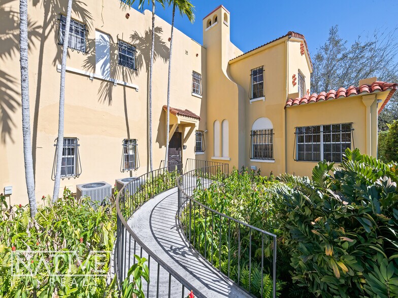 More Photos Of 1313 S Andrews Ave, Fort Lauderdale Office Residential For Sale