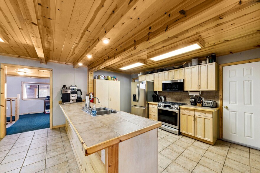 More Photos Of 804 Hwy 50, South Lake Tahoe Lodge Meeting Hall For Sale