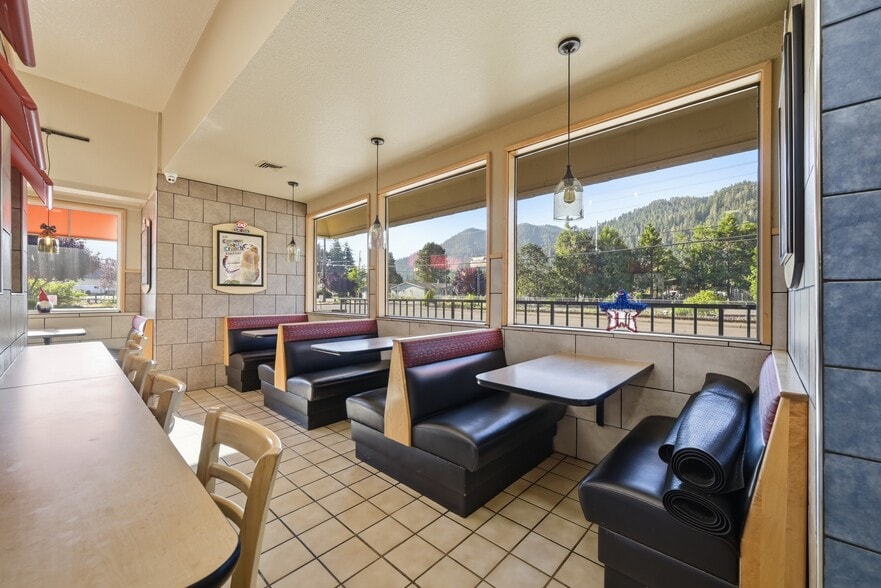 More Photos Of 47720 Or-58 Hwy, Oakridge Fast Food For Sale