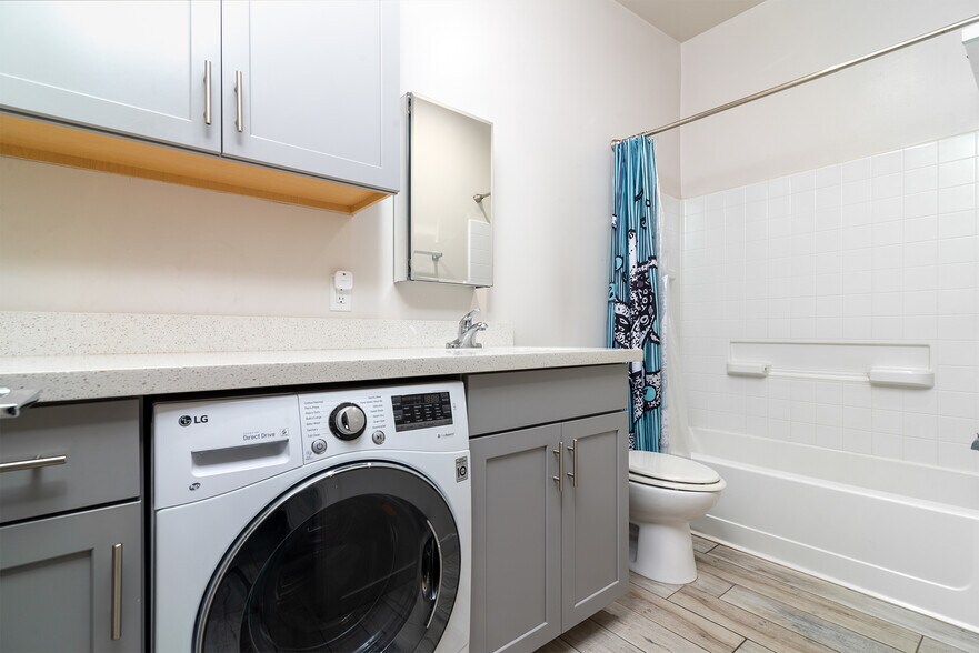 More Photos Of 914 S Kenwood Cir, Tempe Apartments For Sale