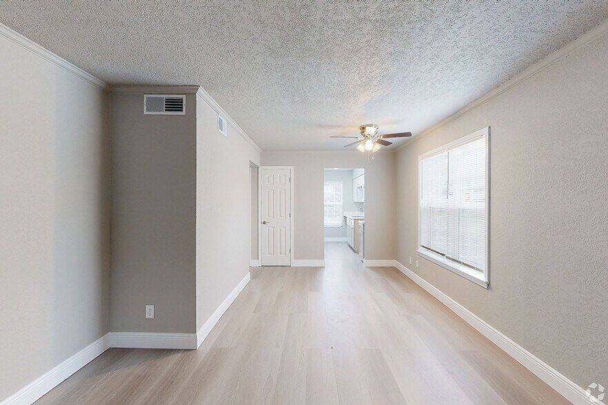 More Photos Of 1910 Southern Ave, Biloxi Apartments For Sale