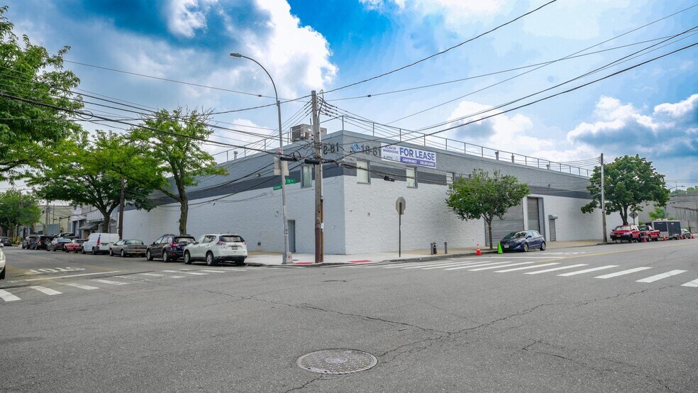 More Photos Of 18-81 Steinway St, Astoria Warehouse For Lease