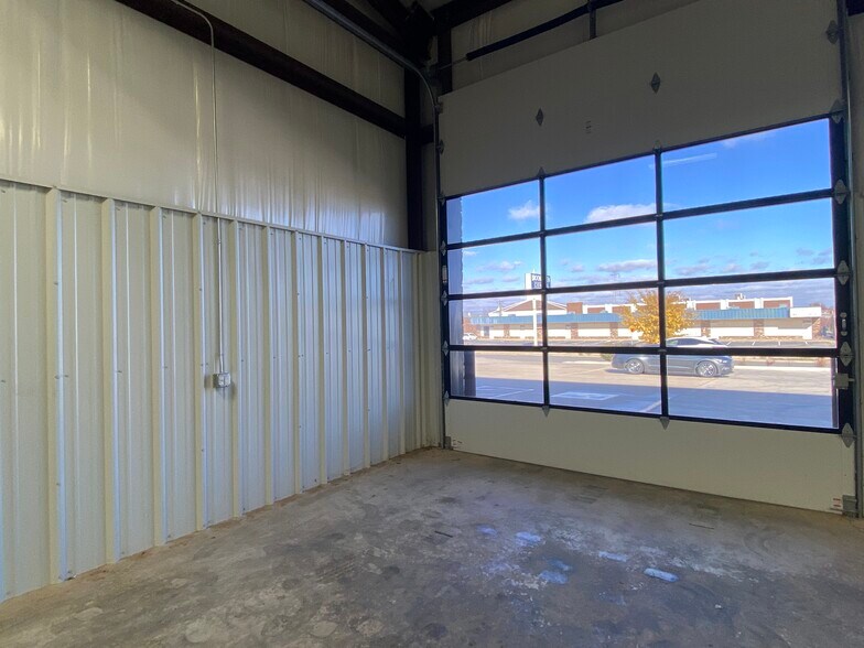 More Photos Of 7804 NW 94th St, Oklahoma City Warehouse For Lease