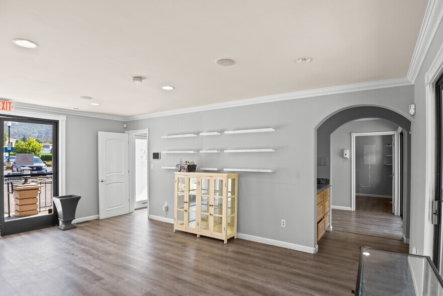 More Photos Of 360 Rose St, Danville Medical For Sale