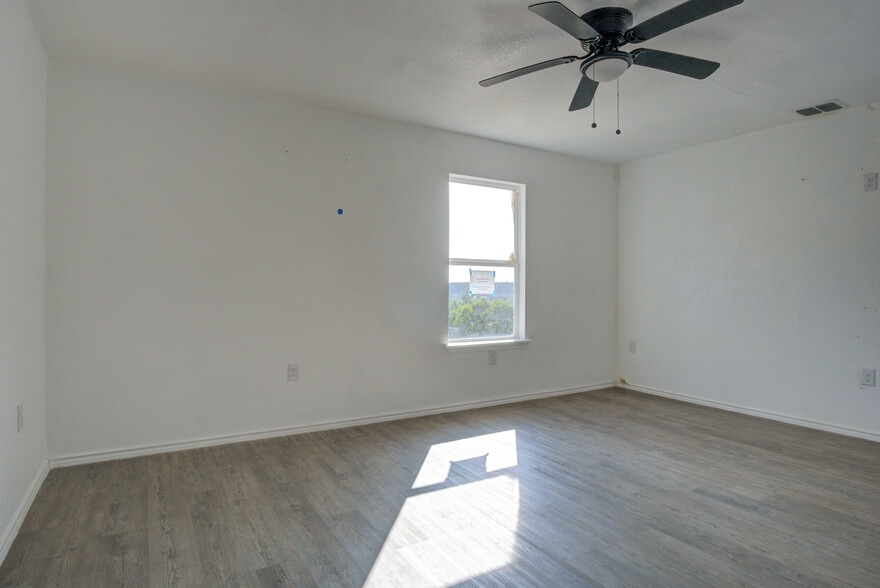 More Photos Of 185 Hidden Dr, Canyon Lake Apartments For Sale