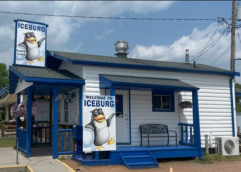 Primary Photo Of 514 Louisa St, Crivitz Restaurant For Sale