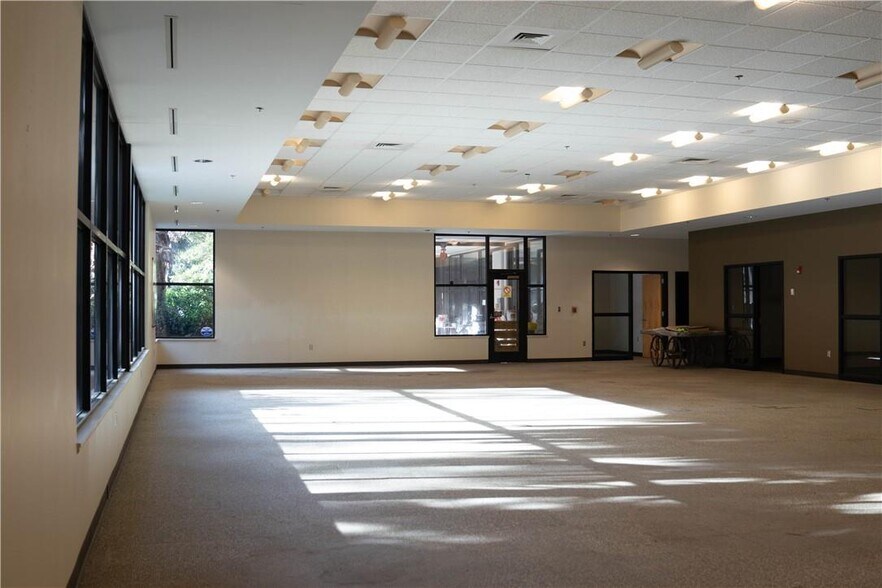 More Photos Of 10 Buck Island Rd, Bluffton Office For Lease