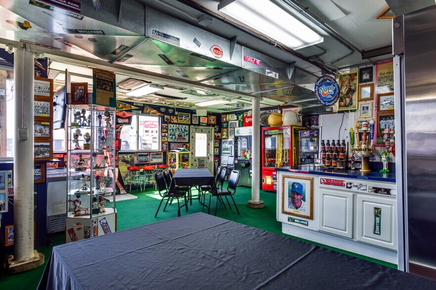 More Photos Of 10267 US Highway 14, Mazomanie Sports And Entertainment For Sale