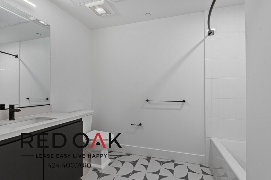 More Photos Of 3450 W 43rd St, Los Angeles Apartments For Lease