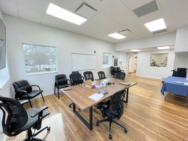 More Photos Of 4176 Mercantile Ave, Naples Distribution For Sale