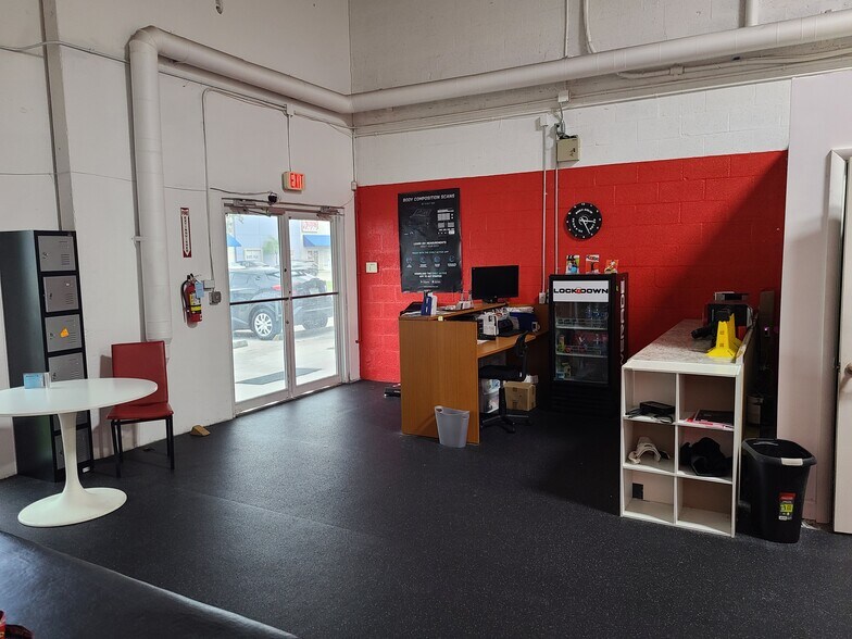 More Photos Of 4980 NW 165th St, Miami Gardens Warehouse For Sale