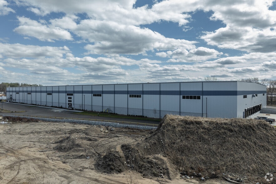 More Photos Of 105 Industrial Blvd, Brockton Warehouse For Lease