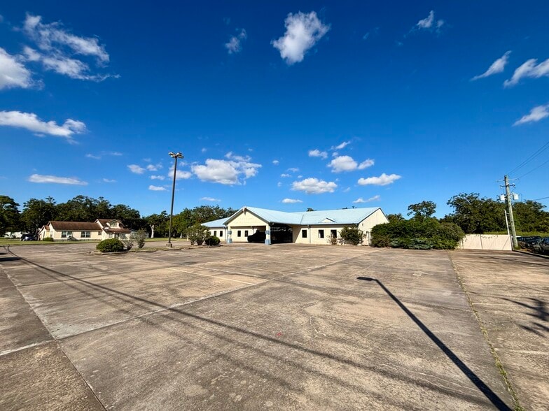 More Photos Of 1141 Brazosport Blvd N, Richwood Daycare Center For Lease