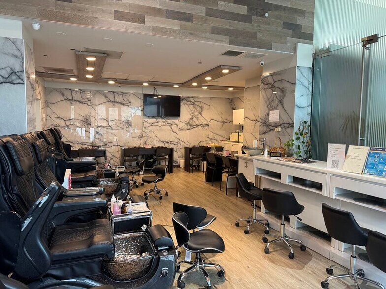 More Photos Of 1212 S Michigan Ave, Chicago Apartments For Lease