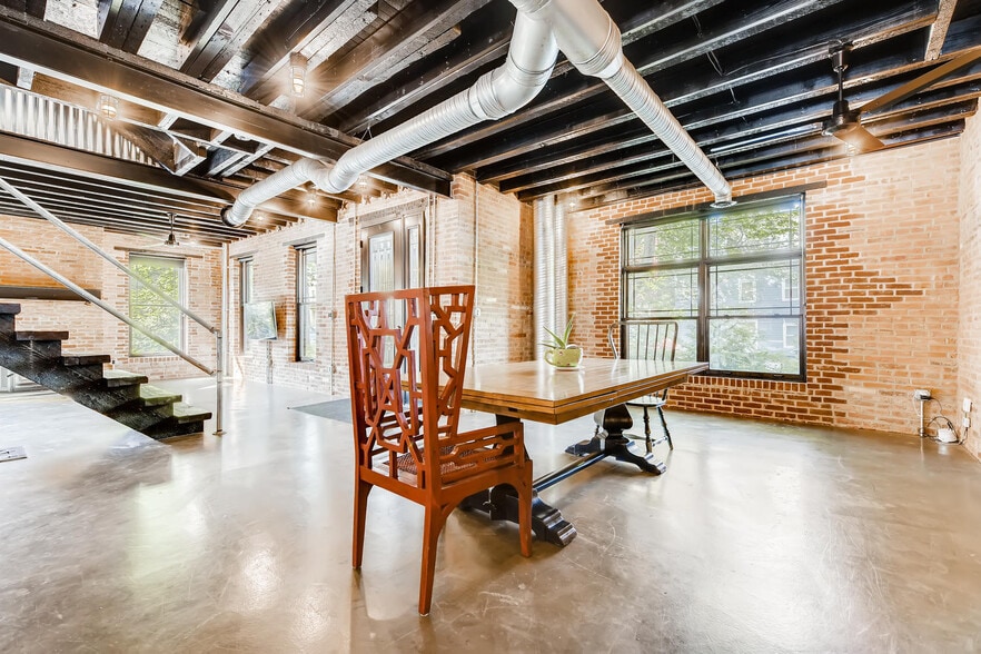 More Photos Of 289 E Main St, Westminster Office Residential For Lease