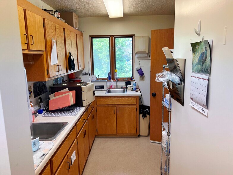More Photos Of 9 Birch St NE, Remer Medical For Sale