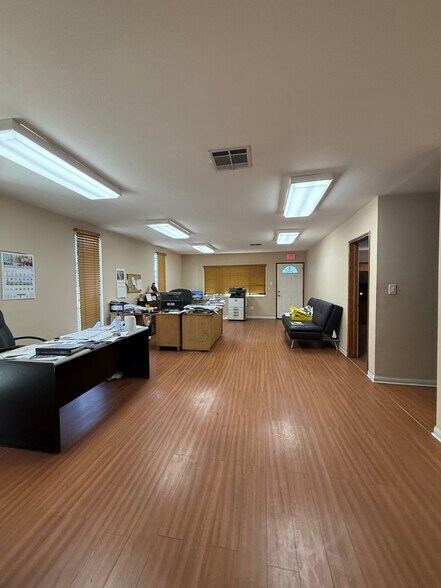 More Photos Of 8226 Salt Lake Ave, Cudahy Warehouse For Sale