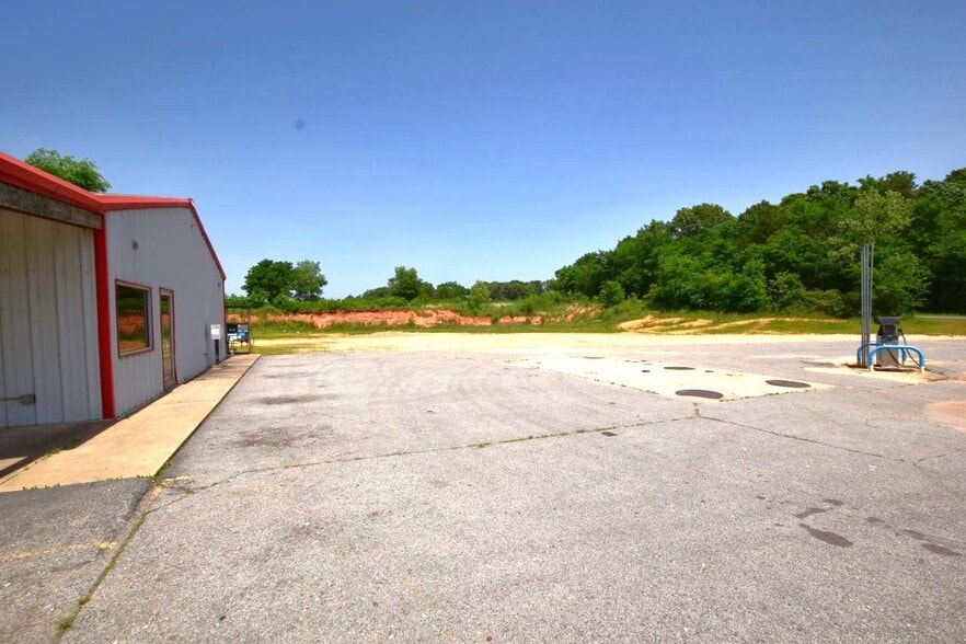More Photos Of 75174 Hwy 59 Hwy, Stilwell Convenience Store For Sale