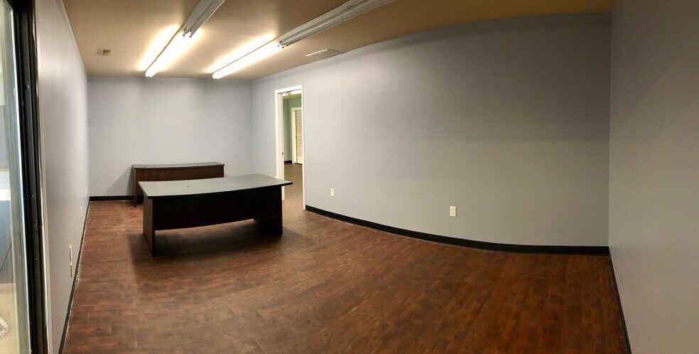 More Photos Of 4617 Sutherland Rd, Owensboro Light Distribution For Lease