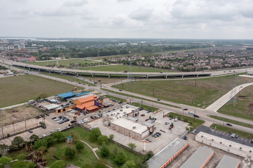 More Photos Of 505 E NASA Rd 1, Webster Storefront Retail Office For Lease