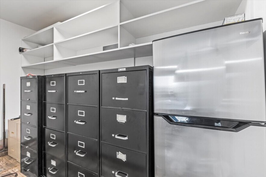 More Photos Of 10906 Hackett Rd, Yakima Industrial For Sale