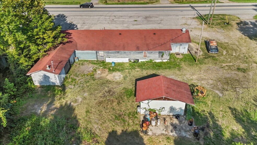 More Photos Of 2701 Pocola blvd, Pocola Industrial For Sale