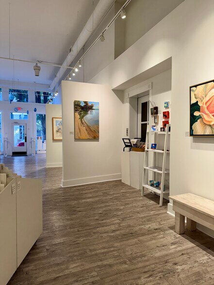 More Photos Of 22 Campbell Ave SE, Roanoke Storefront Retail Residential For Lease