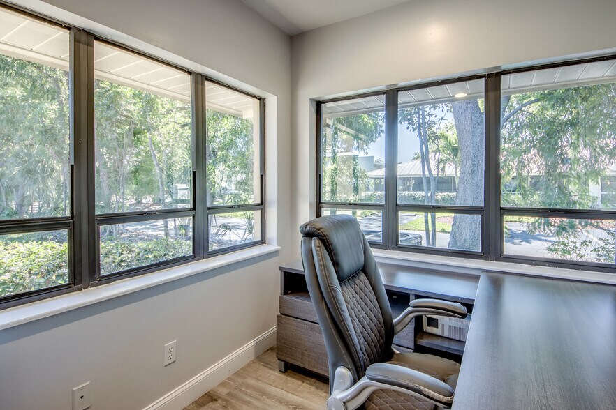 More Photos Of 12771 World Plaza Ln, Fort Myers Medical For Sale