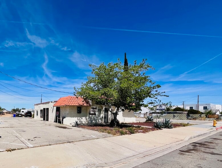 More Photos Of 12036 Bartlett Ave, Adelanto Office Residential For Sale