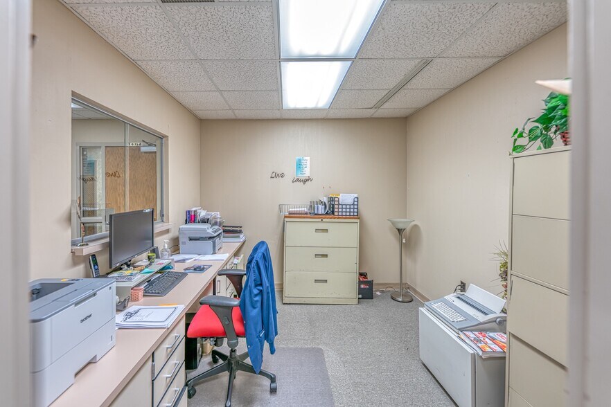 More Photos Of 40 Hurley Ave, Kingston Medical For Sale
