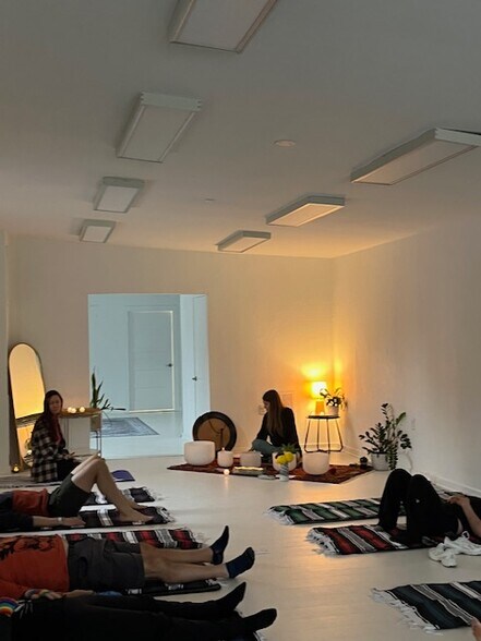 More Photos Of 1507 W North Loop Blvd, Austin Freestanding For Lease