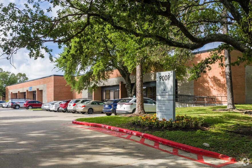 More Photos Of 9001 Jameel Rd, Houston Unknown For Lease