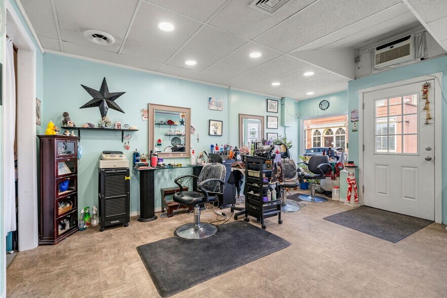 More Photos Of 7-17 School St, Merrimac Apartments For Sale