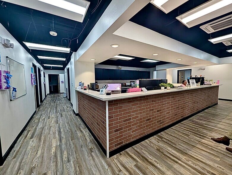 More Photos Of 1125 Texas Ave, El Paso Medical For Lease