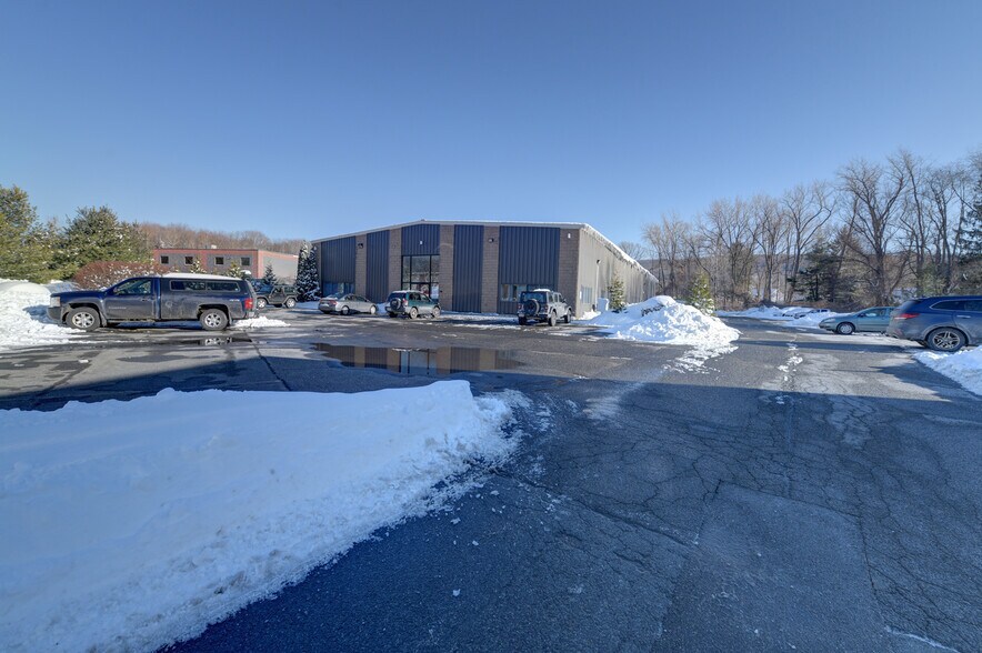 More Photos Of 4 Federico Dr, Pittsfield Office For Sale