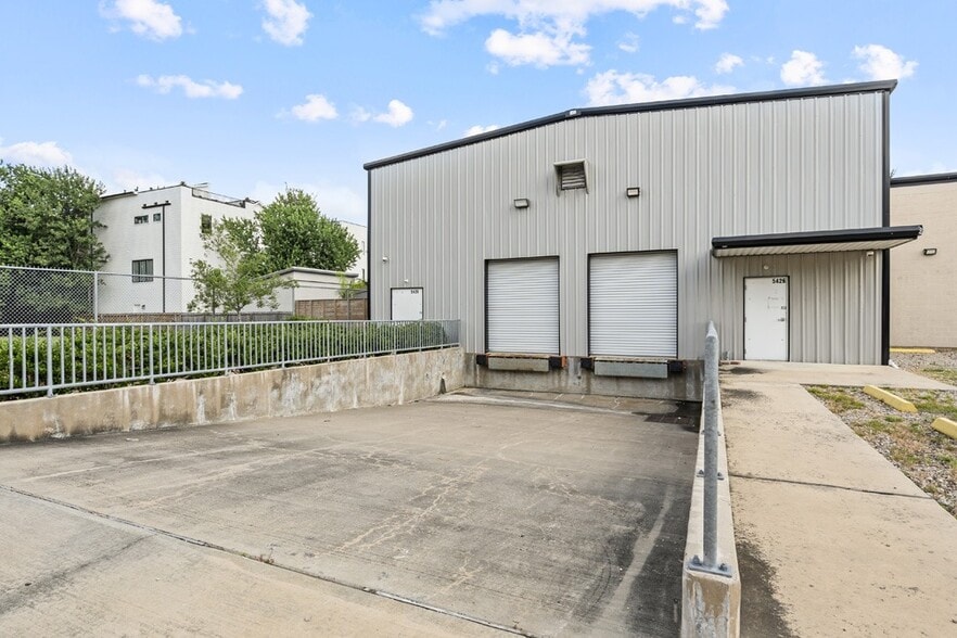 More Photos Of 5414 Larkin St, Houston Warehouse For Sale