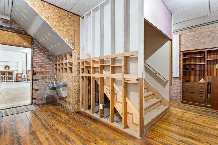 More Photos Of 4654 Water St, Columbiaville Storefront Retail Residential For Sale