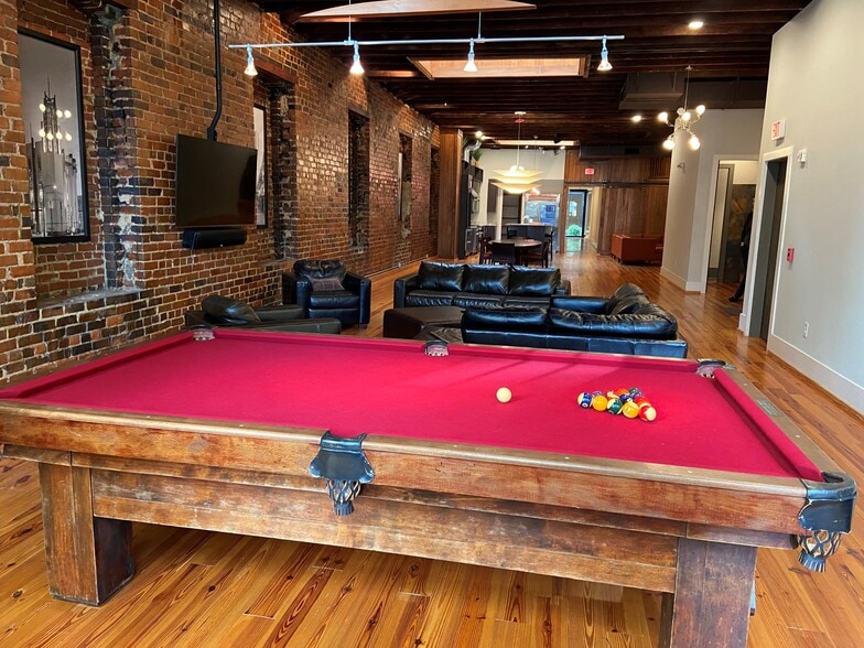 More Photos Of 221 S Tryon St, Charlotte Storefront Retail Office For Sale