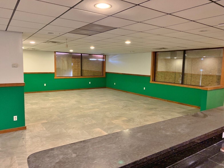 More Photos Of 2801 W I-240 Service Rd, Oklahoma City Restaurant For Sale