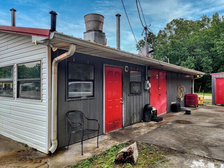 More Photos Of 19062 Main St W, Huntingdon Specialty For Sale