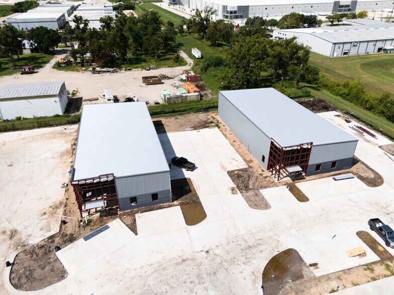 More Photos Of 13620 S Gessner Rd, Missouri City Warehouse For Lease