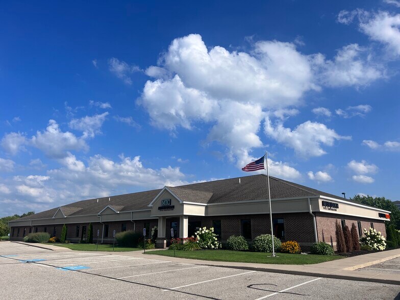 Primary Photo Of 881 Parkway Ave, Elkhart Medical For Lease