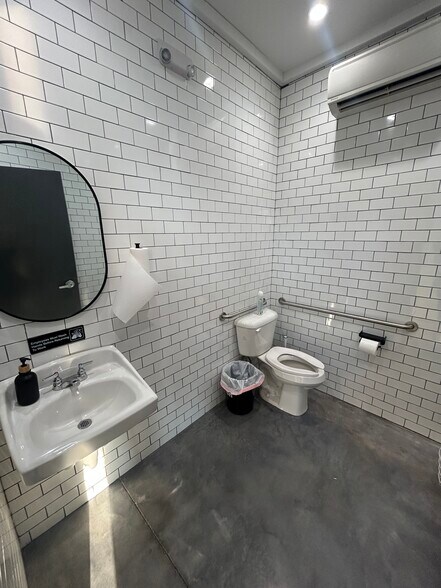 More Photos Of 18406 Cantrell Rd, Little Rock Freestanding For Lease