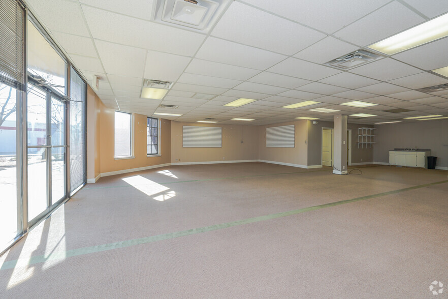 More Photos Of 697-845 N Aspen Ave, Broken Arrow Unknown For Lease
