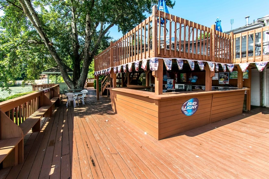 More Photos Of 141 Congamond Rd, Southwick Restaurant For Lease