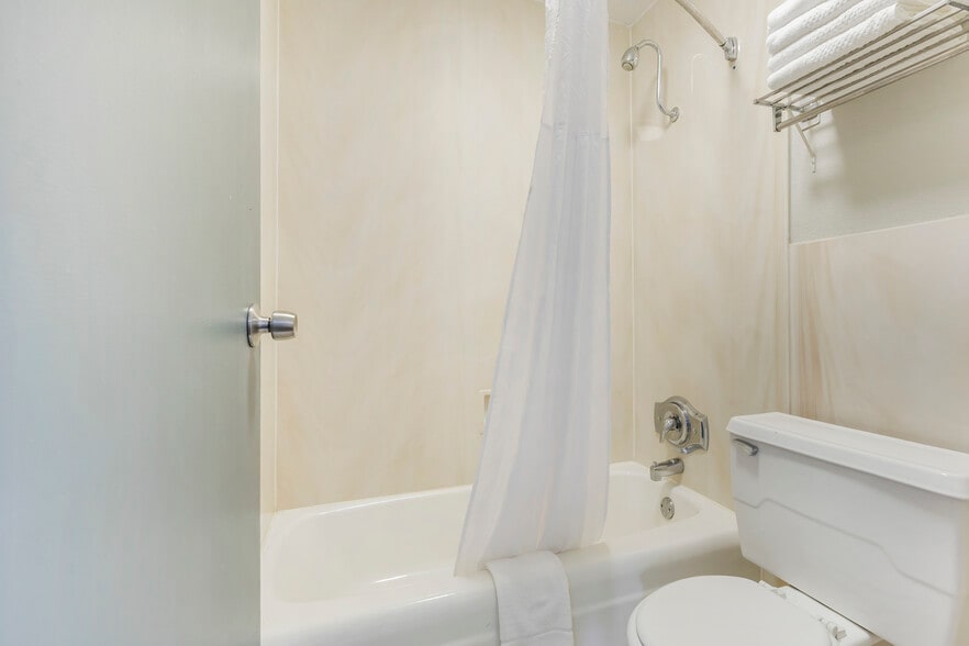 More Photos Of 8929 Old Number Six Hwy, Santee Hotel For Sale