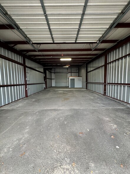 More Photos Of 16261 Hollister St, Houston Unknown For Lease