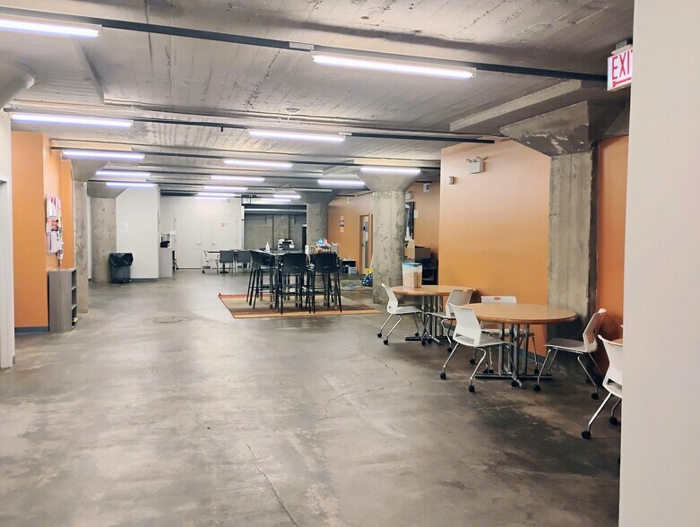More Photos Of 2501 W Washington Blvd, Chicago Loft Creative Space For Lease