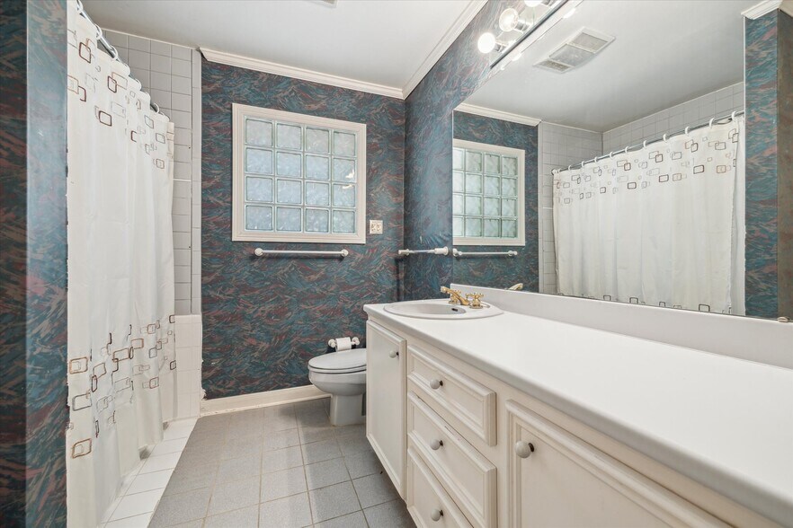 More Photos Of 5135 Edloe St, Houston Office Residential For Sale